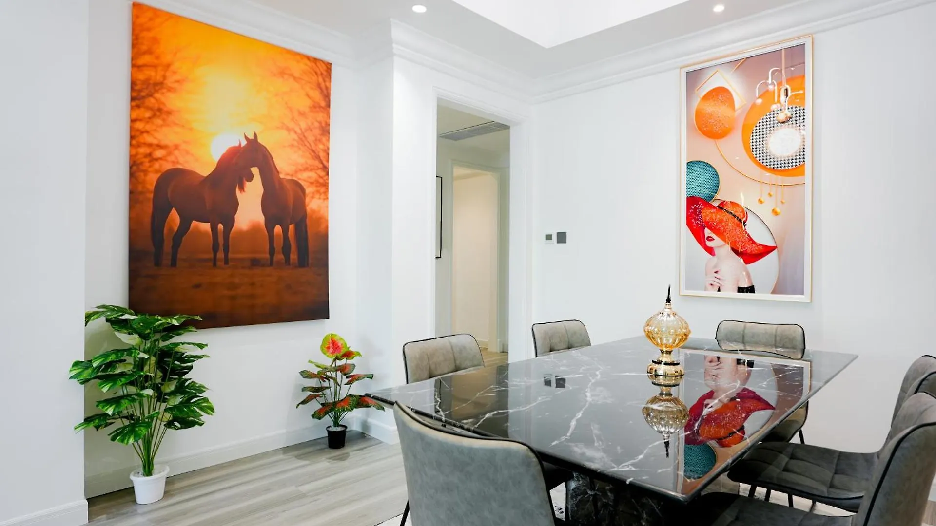 Luxurious 2 Bedroom Apartment With Dubai Mall Fountain View Facing Burj Khalifa