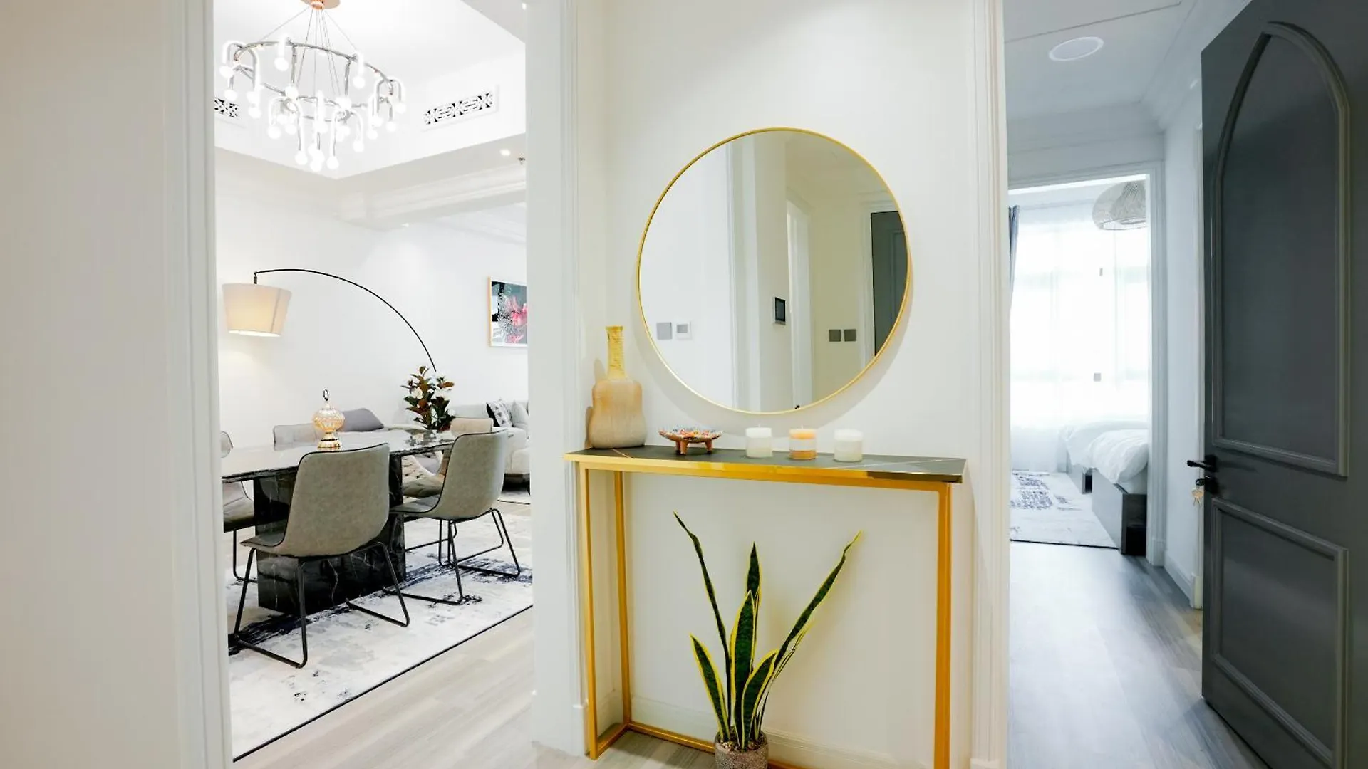 Luxurious 2 Bedroom Apartment With Dubai Mall Fountain View Facing Burj Khalifa
